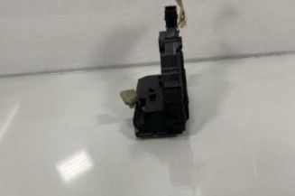 Serrure avant droit OPEL CORSA D