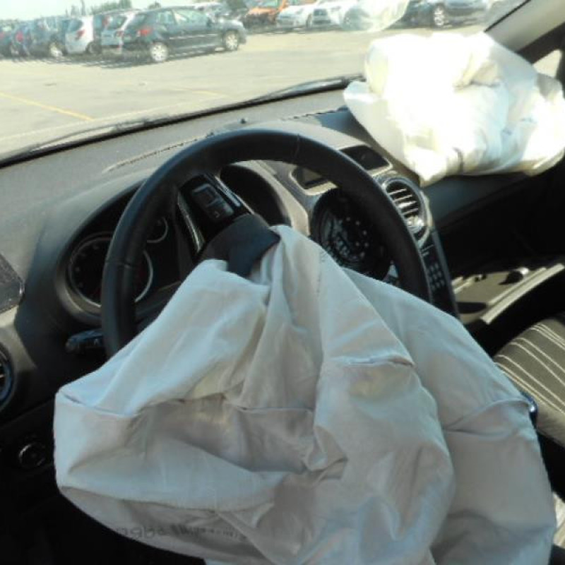 Serrure avant droit OPEL CORSA D Photo n°9