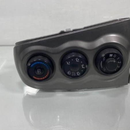 Commande chauffage TOYOTA YARIS 2 Photo n°1