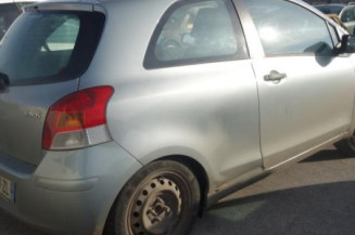 Leve vitre electrique avant gauche TOYOTA YARIS 2