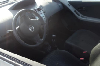 Leve vitre electrique avant gauche TOYOTA YARIS 2