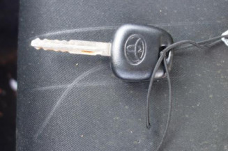 Leve vitre electrique avant gauche TOYOTA YARIS 2