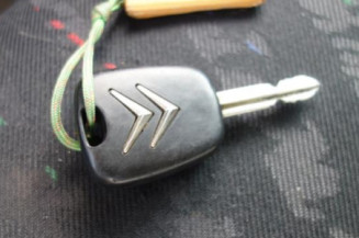 Serrure avant droit CITROEN BERLINGO 1