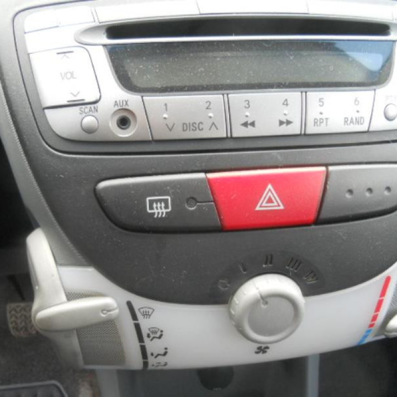 Commodo d'essuie glaces TOYOTA AYGO 1 Photo n°9