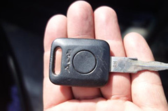 Optique avant principal gauche (feux)(phare) AUDI 100 3