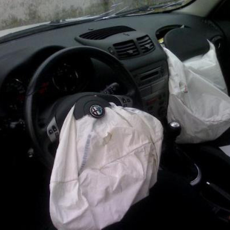 Feu arriere secondaire gauche (feux) ALFA ROMEO 147 Photo n°9