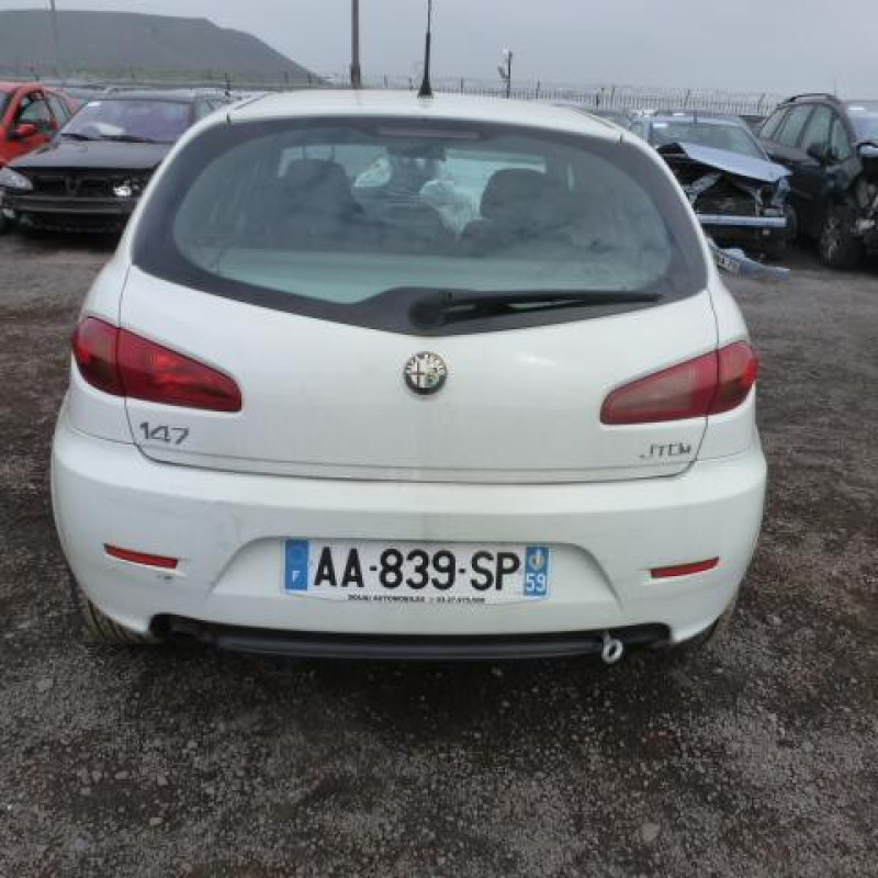Feu arriere secondaire gauche (feux) ALFA ROMEO 147 Photo n°14