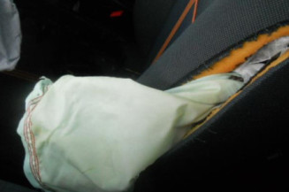 Bras essuie glace avant gauche FORD FIESTA 6