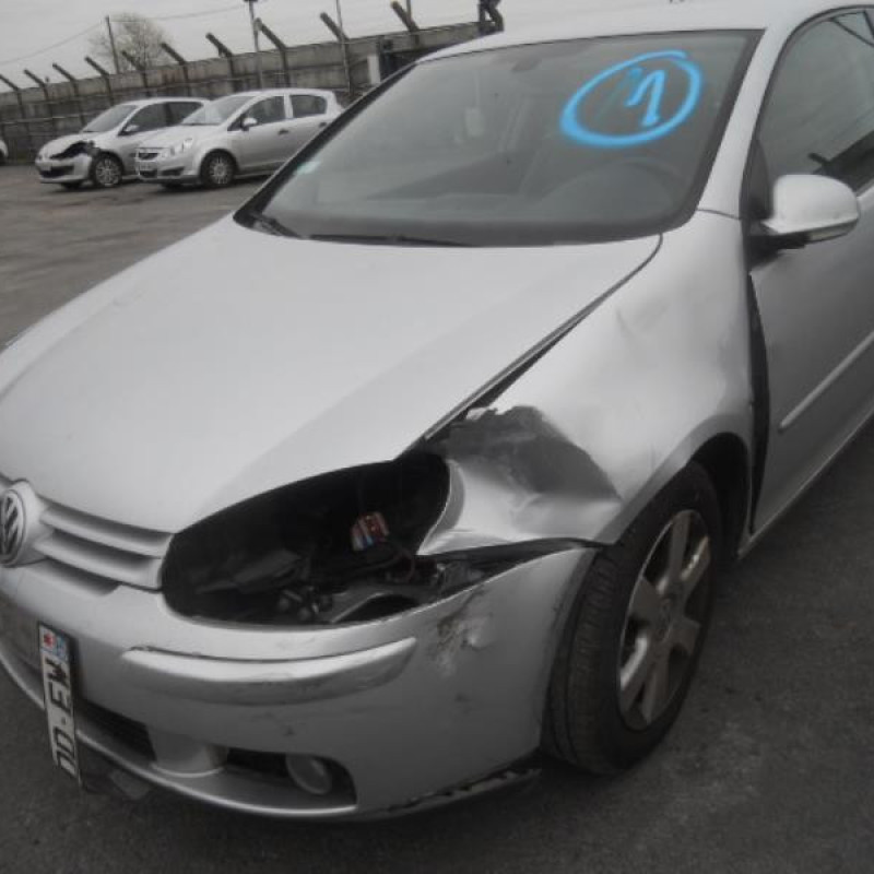 Ceinture arriere gauche VOLKSWAGEN GOLF 5 Photo n°4