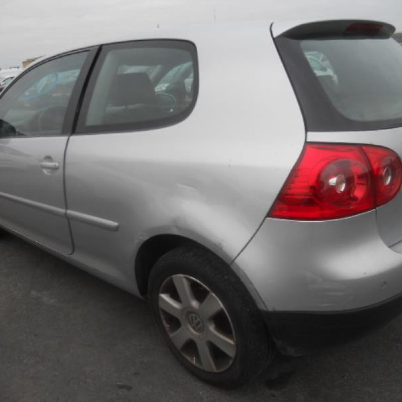 Ceinture arriere gauche VOLKSWAGEN GOLF 5 Photo n°8