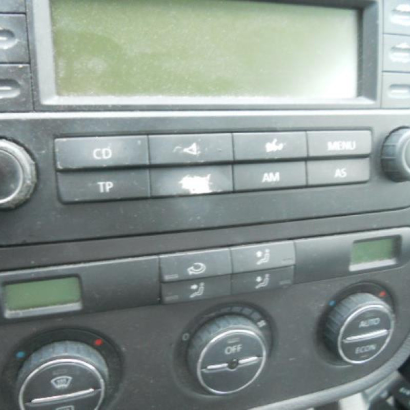 Ceinture arriere gauche VOLKSWAGEN GOLF 5 Photo n°10