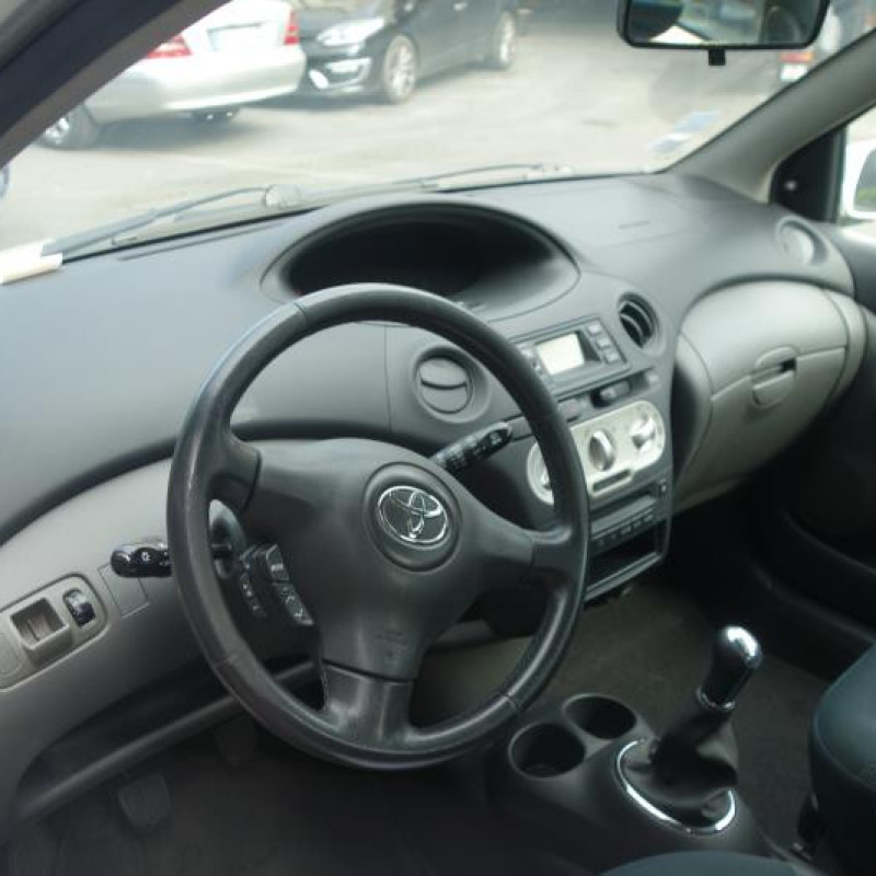 Bloc ABS (freins anti-blocage) TOYOTA YARIS 1 Photo n°6