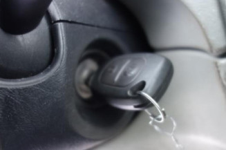 Serrure avant droit RENAULT TRAFIC 2