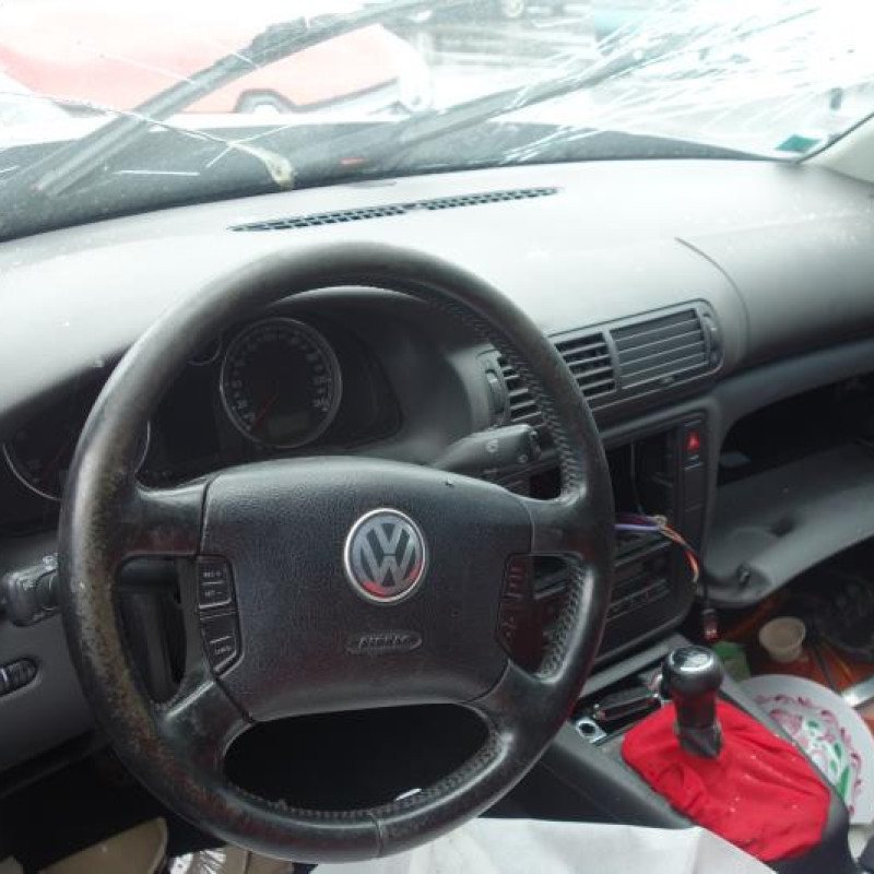 Porte avant droit VOLKSWAGEN PASSAT 4 Photo n°11