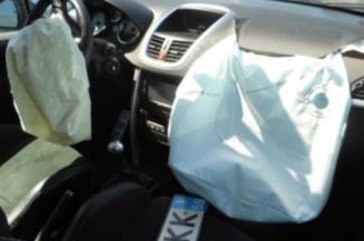 Attache ceinture arriere droit PEUGEOT 207