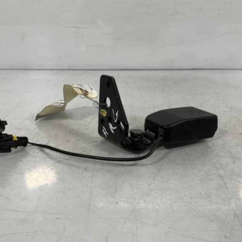 Attache ceinture arriere gauche PEUGEOT 207 Photo n°2