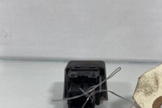 Bouton de warning NISSAN MICRA 3