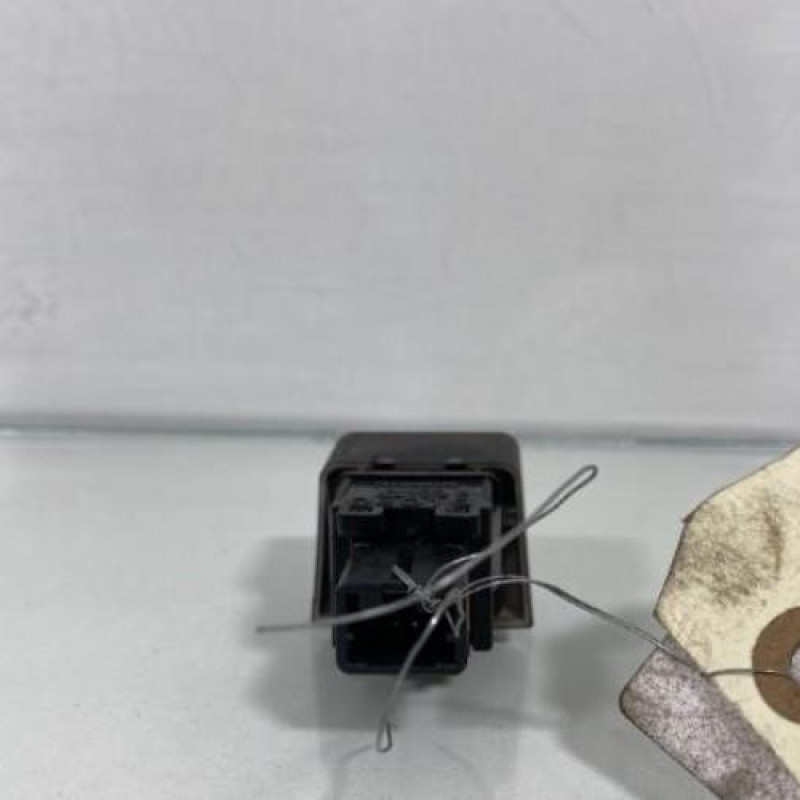 Bouton de warning NISSAN MICRA 3 Photo n°3
