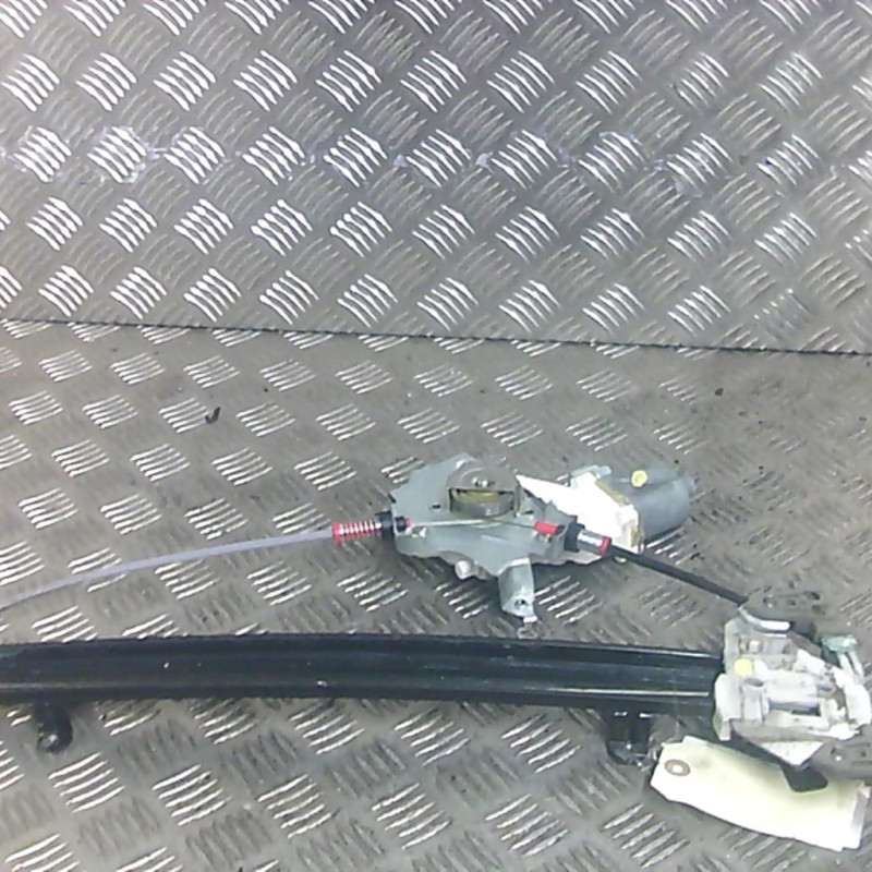 Leve vitre electrique avant gauche NISSAN MICRA 3 Photo n°1