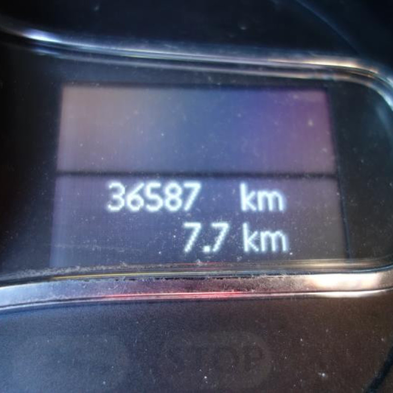 Trappe d'essence RENAULT MEGANE 3 Photo n°10