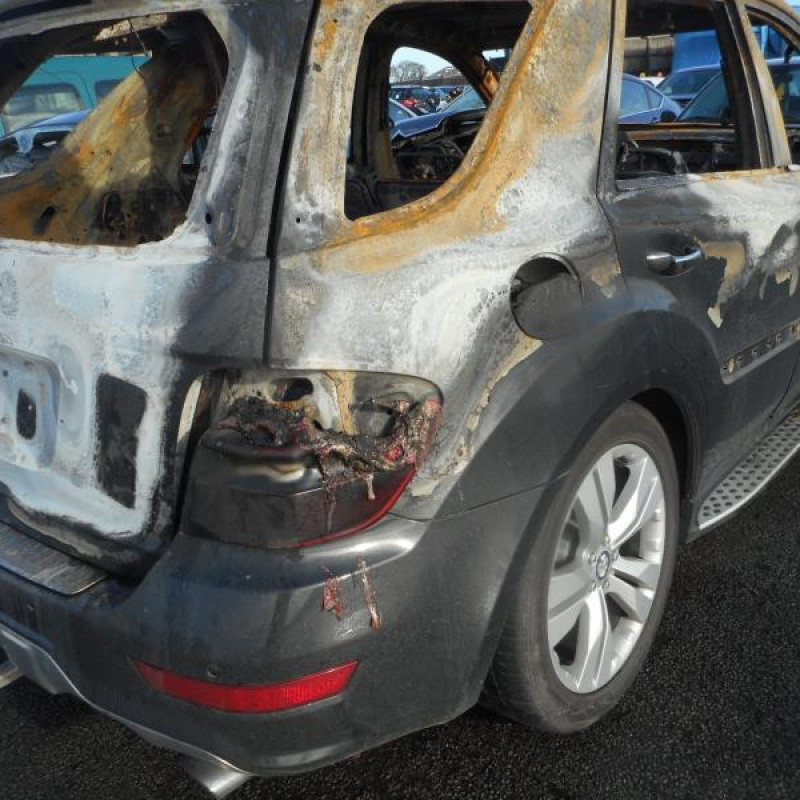 Pivot de moyeu avant droit MERCEDES CLASSE M 164 Photo n°3