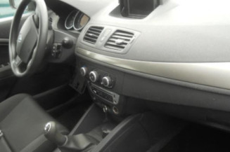 Pretensionneur de ceinture avant droit RENAULT MEGANE 3