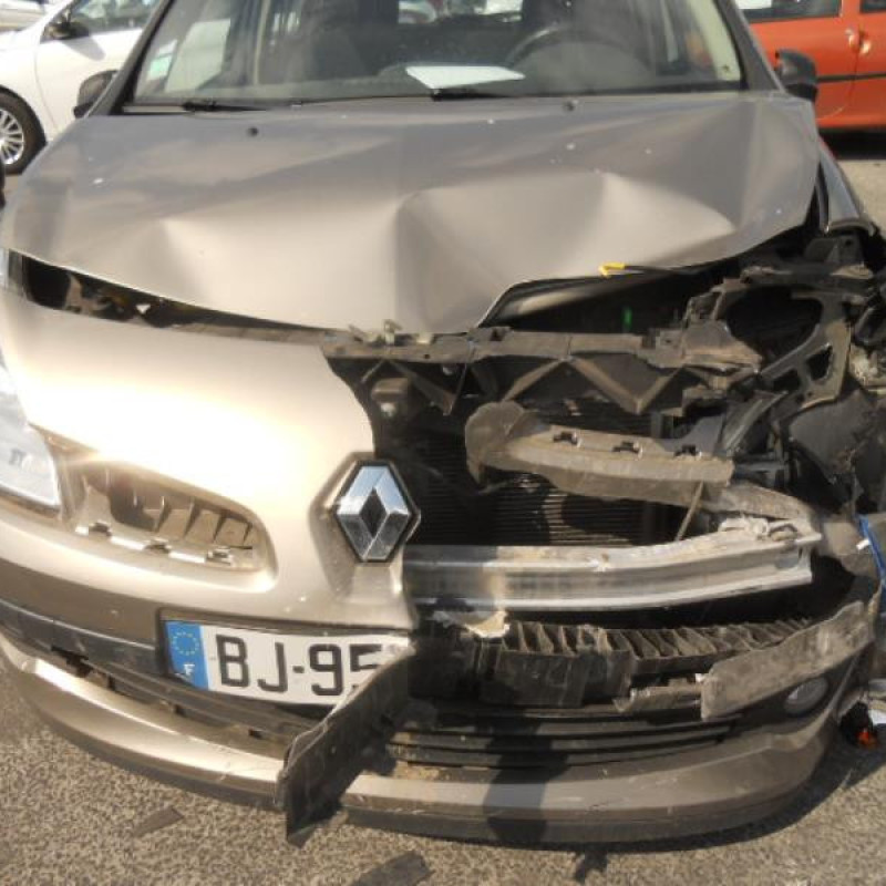 Pompe lave glace avant RENAULT CLIO 3 Photo n°5