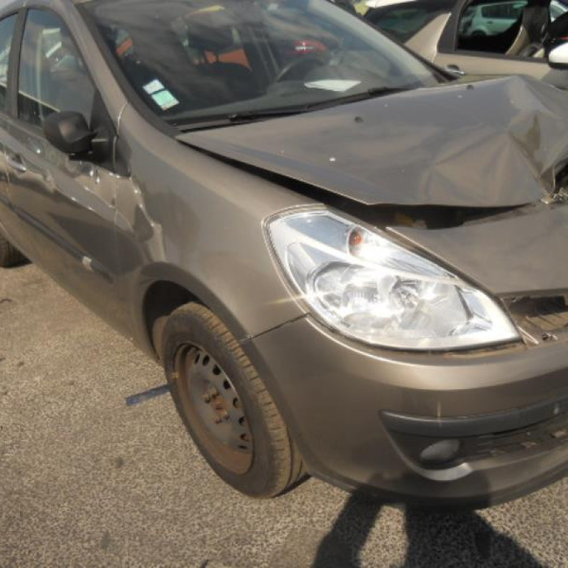 Pompe lave glace avant RENAULT CLIO 3 Photo n°6