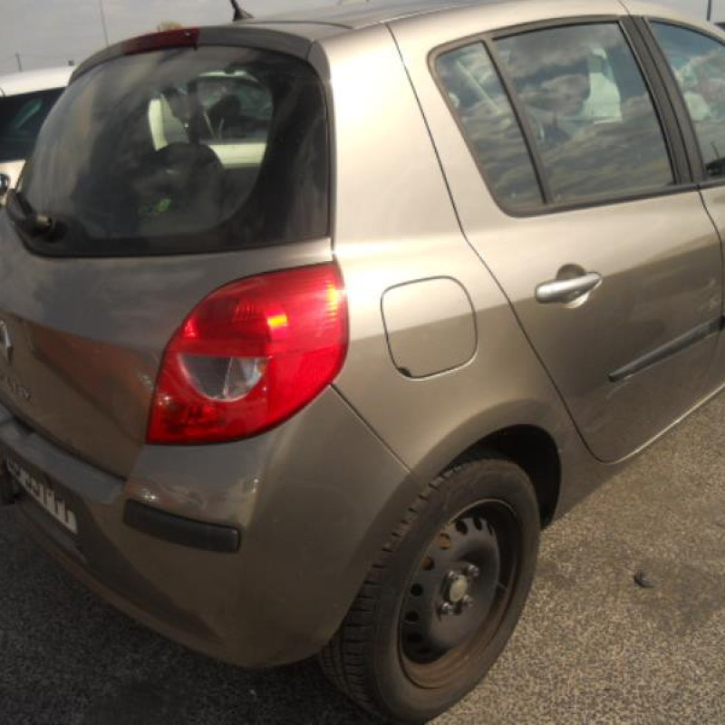 Pompe lave glace avant RENAULT CLIO 3 Photo n°7