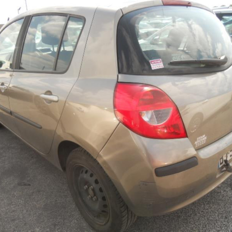 Pompe lave glace avant RENAULT CLIO 3 Photo n°8