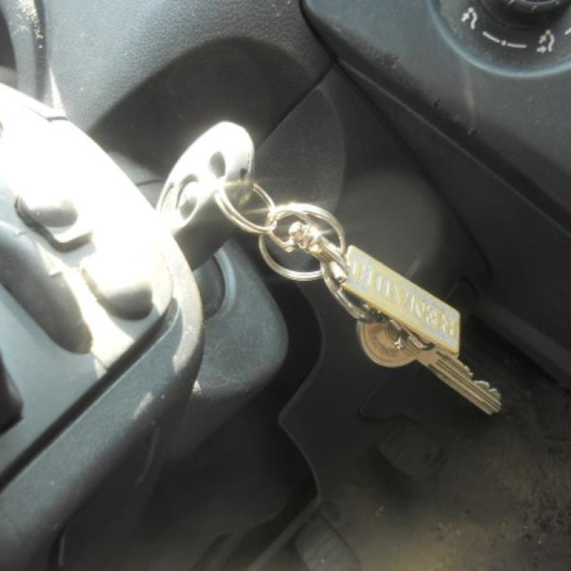 Pompe lave glace avant RENAULT CLIO 3 Photo n°11