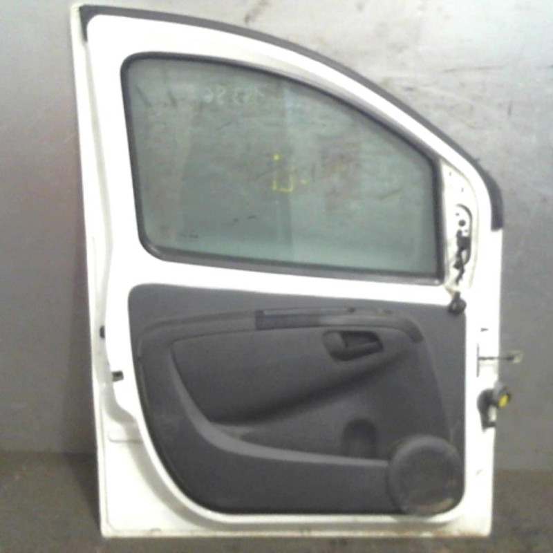 Porte avant gauche PEUGEOT BIPPER Photo n°1