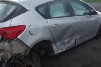 Serrure arriere droit OPEL ASTRA J