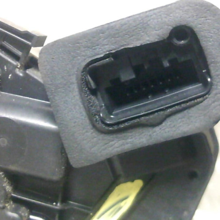 Serrure avant droit VOLKSWAGEN POLO 5