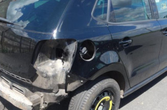 Serrure avant droit VOLKSWAGEN POLO 5