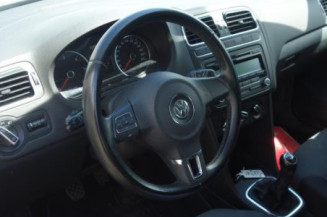 Serrure avant droit VOLKSWAGEN POLO 5