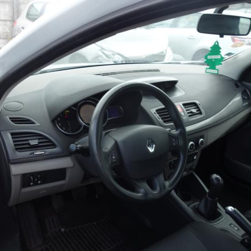 Pretensionneur de ceinture avant droit RENAULT MEGANE 3 Photo n°9