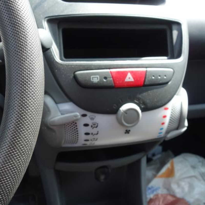 Amortisseur avant droit PEUGEOT 107 Photo n°6