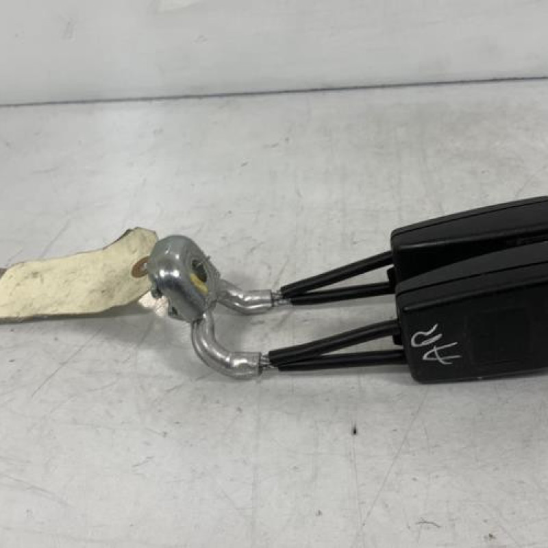 Attache ceinture arriere gauche SEAT IBIZA 4 Photo n°3