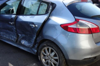 Pretensionneur de ceinture avant droit RENAULT MEGANE 3