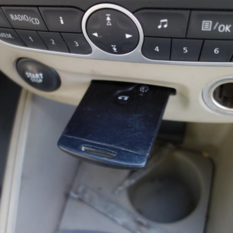 Pretensionneur de ceinture avant droit RENAULT MEGANE 3 Photo n°10