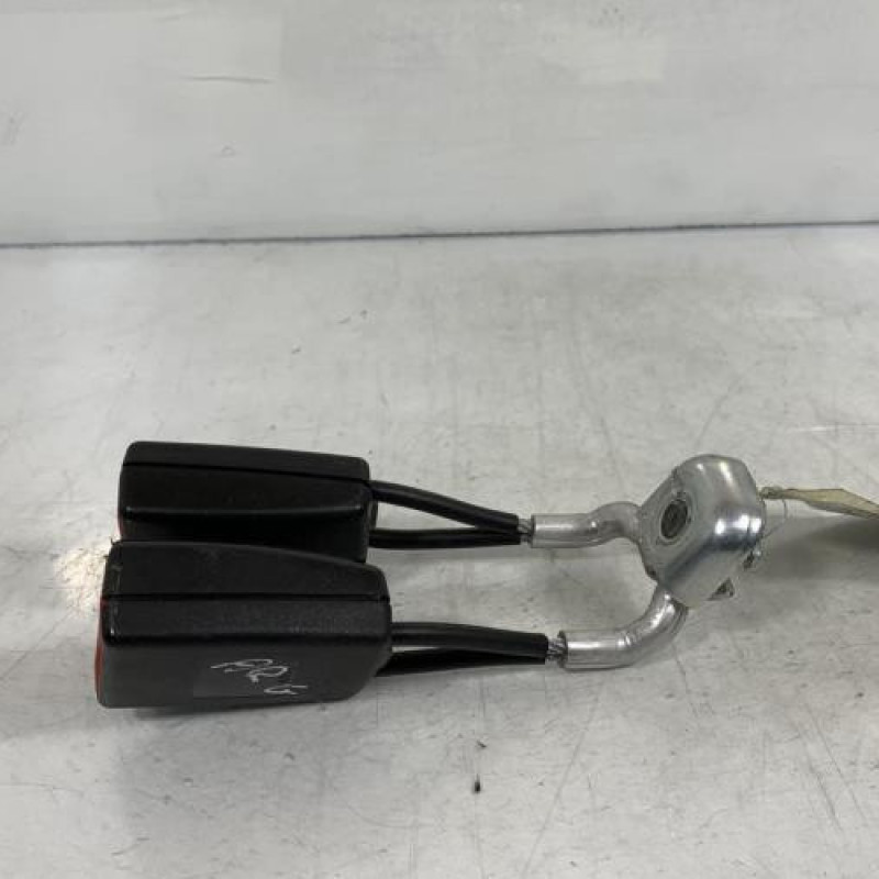 Attache ceinture arriere gauche SEAT IBIZA 4 Photo n°2