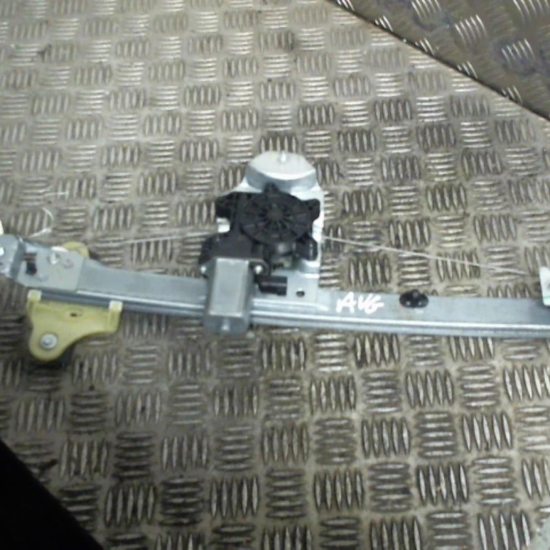 Leve vitre electrique avant gauche RENAULT CLIO 4 Photo n°1