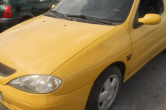 Renfort pare choc arriere (traverse) RENAULT MEGANE 1