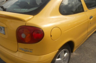 Renfort pare choc arriere (traverse) RENAULT MEGANE 1