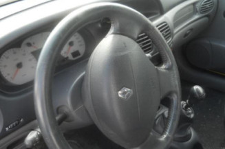 Renfort pare choc arriere (traverse) RENAULT MEGANE 1