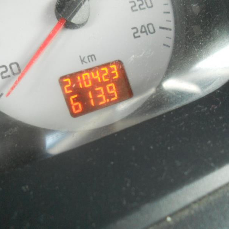 Renfort pare choc arriere (traverse) RENAULT MEGANE 1 Photo n°9