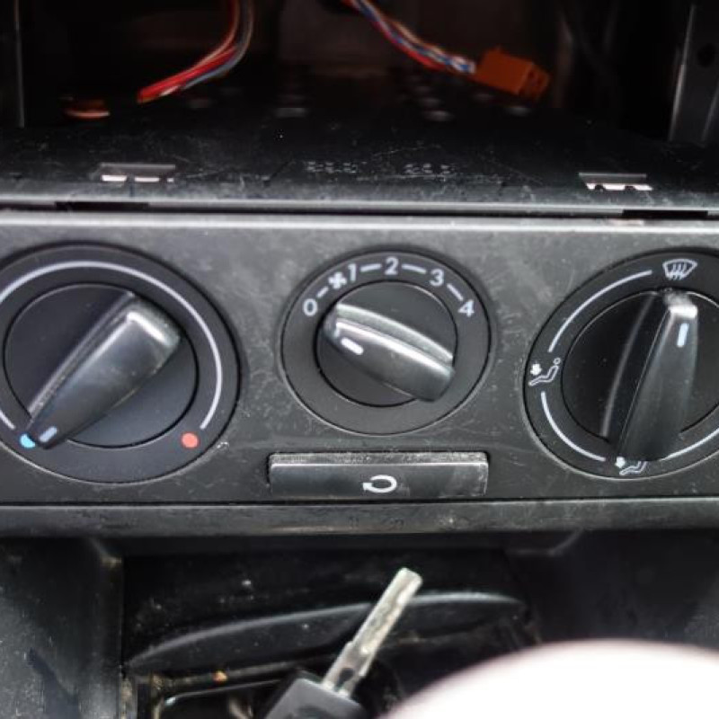 Porte avant droit VOLKSWAGEN GOLF 4 Photo n°8
