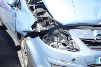 Serrure avant droit OPEL CORSA D
