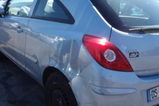 Serrure avant droit OPEL CORSA D